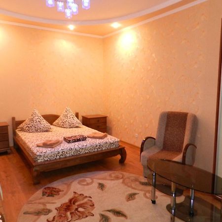 Zaporizhia 1-Room Luxury Apartment On Sobornyi Avenue 174-А, By Grandhome. Center المظهر الخارجي الصورة
